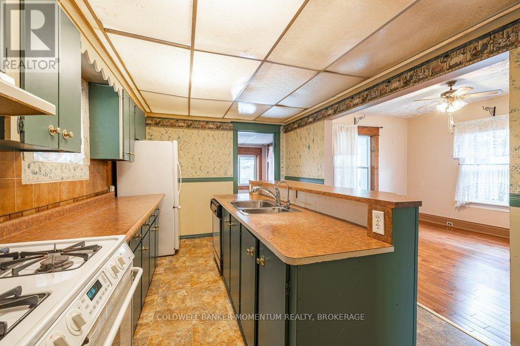 51 Sixth Street, Welland, Ontario  L3B 5A7 - Photo 14 - X12544146