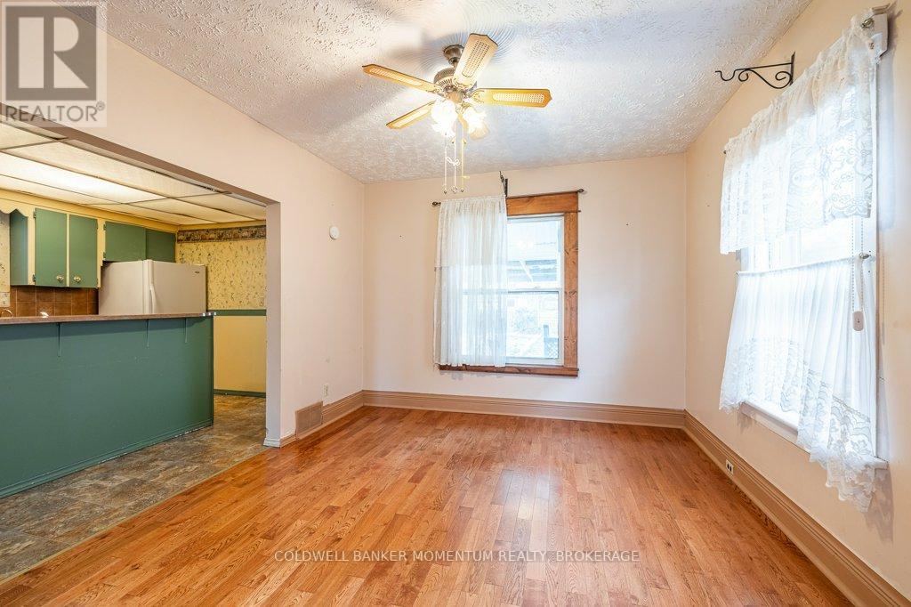 51 Sixth Street, Welland, Ontario  L3B 5A7 - Photo 9 - X12544146