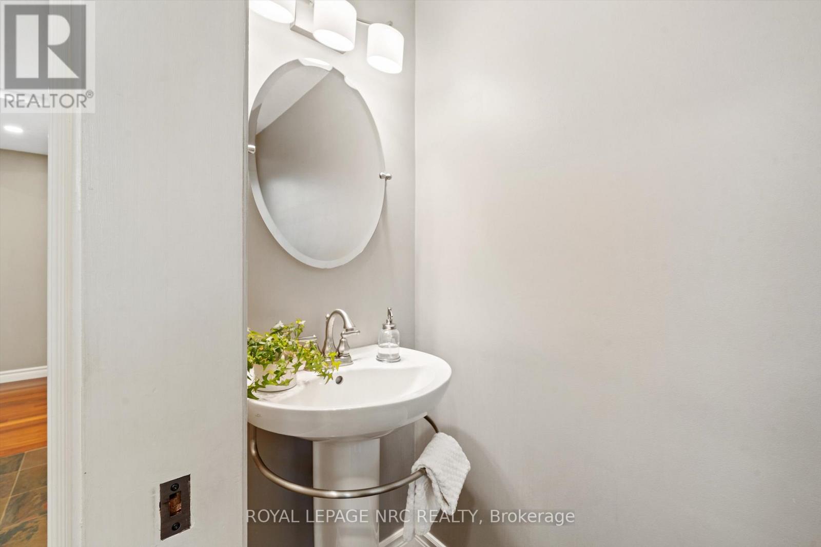 42 The Cedars, St. Catharines, Ontario  L2M 6M8 - Photo 25 - X12544180