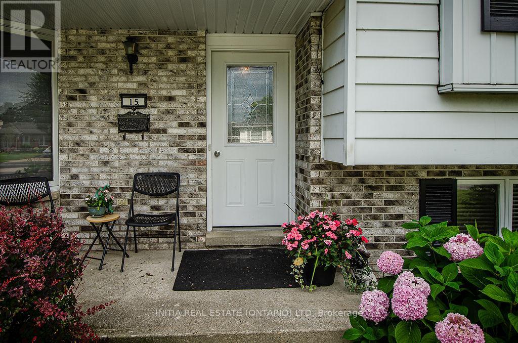 15 Balcarres Road, London North, Ontario  N5X 2H5 - Photo 2 - X12544114