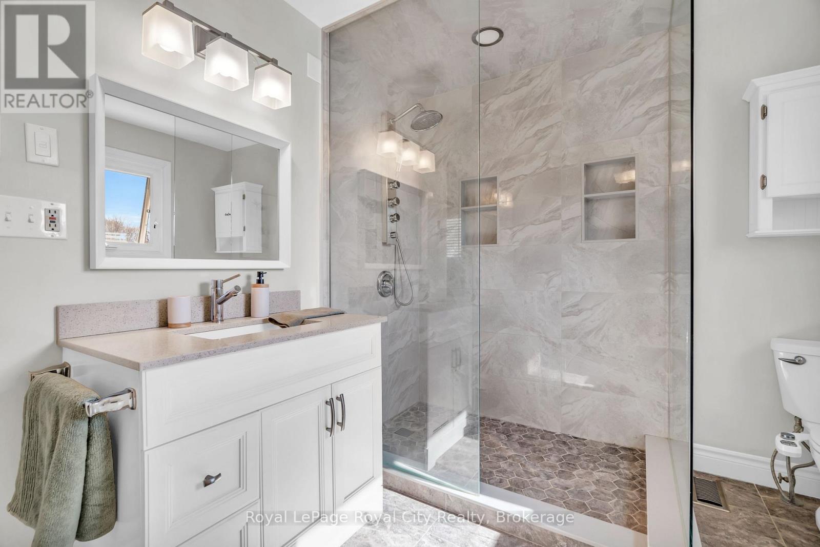 1548 Troika Court, Mississauga, Ontario  L5J 4C4 - Photo 27 - W12544134