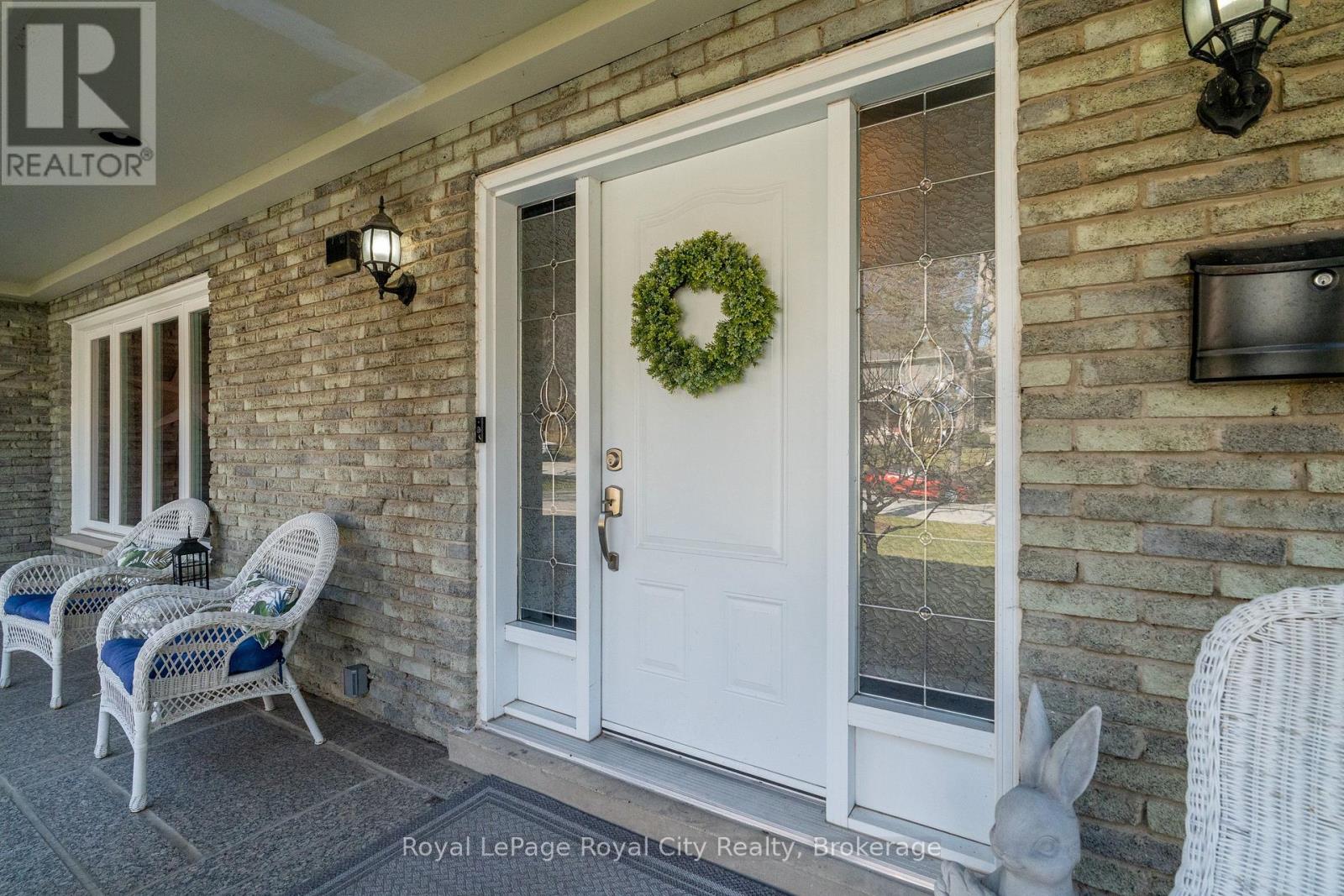 1548 Troika Court, Mississauga, Ontario  L5J 4C4 - Photo 6 - W12544134