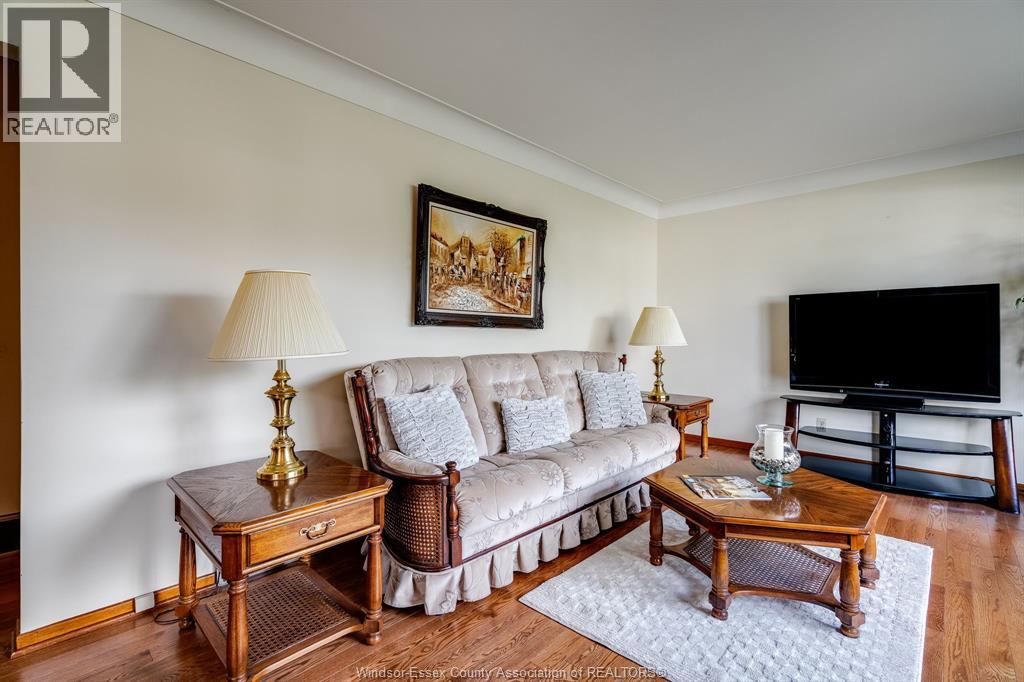 4 Hyatt Cres, Leamington, Ontario  N8H 1Z6 - Photo 3 - 25028732