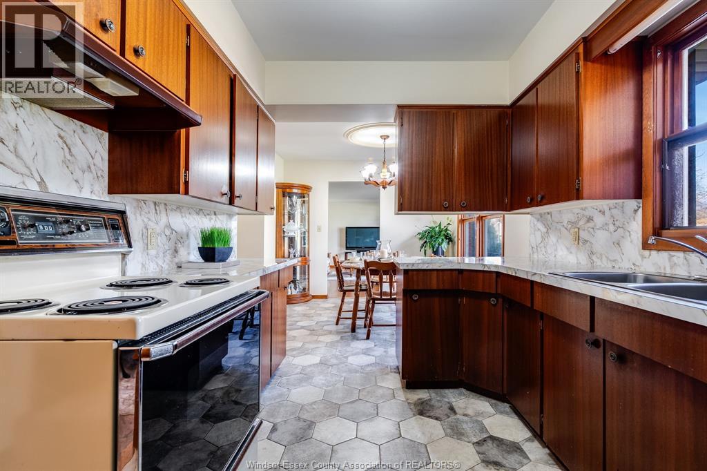 4 Hyatt Cres, Leamington, Ontario  N8H 1Z6 - Photo 12 - 25028732