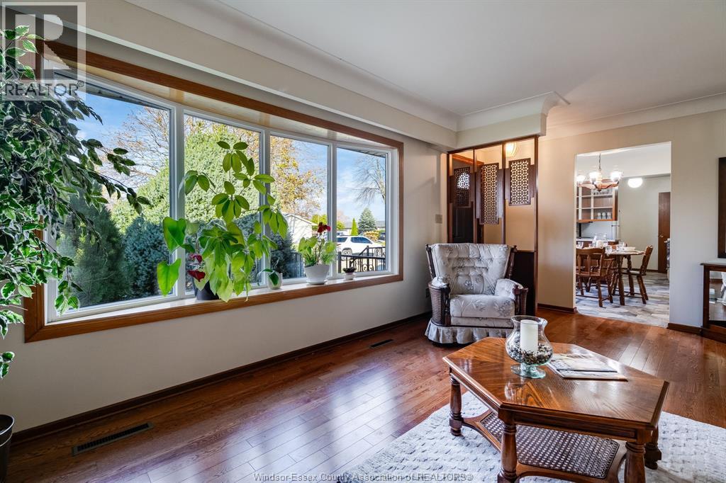 4 Hyatt Cres, Leamington, Ontario  N8H 1Z6 - Photo 5 - 25028732