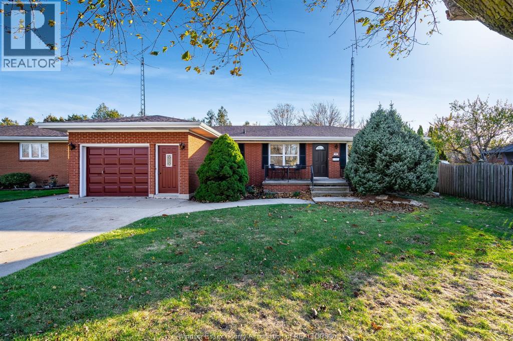 4 Hyatt Cres, Leamington, Ontario