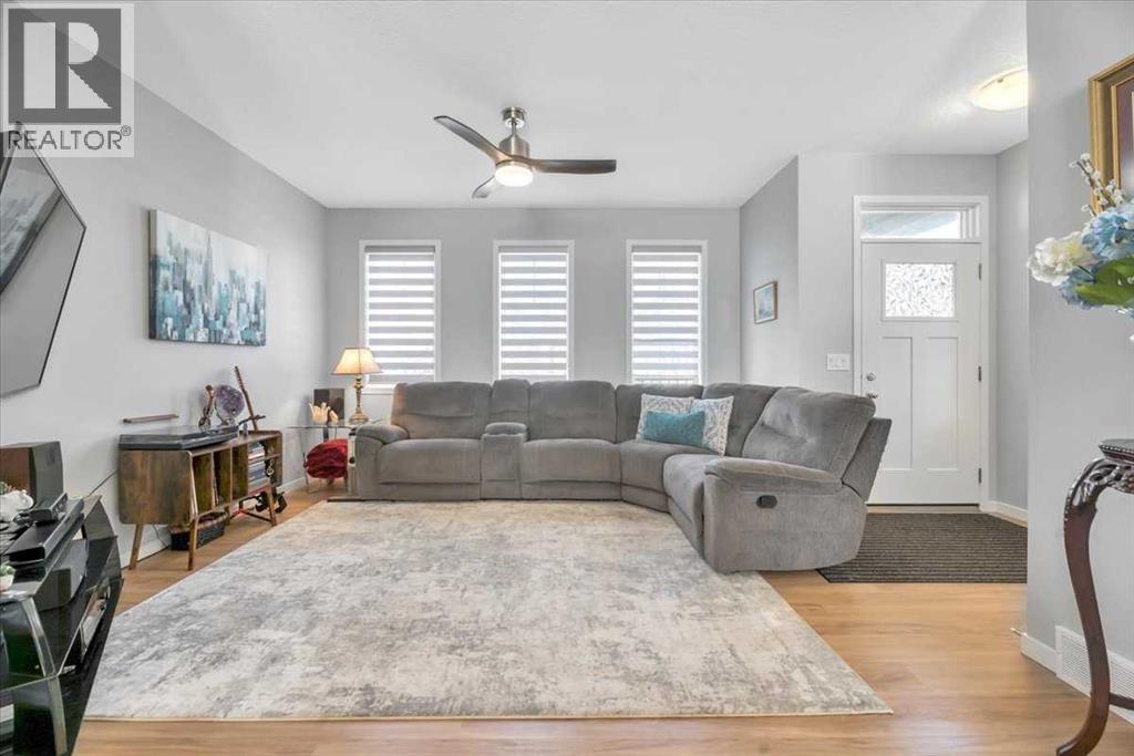 21 Juniper Street, Okotoks, Alberta  T1S 5S2 - Photo 10 - A2262237