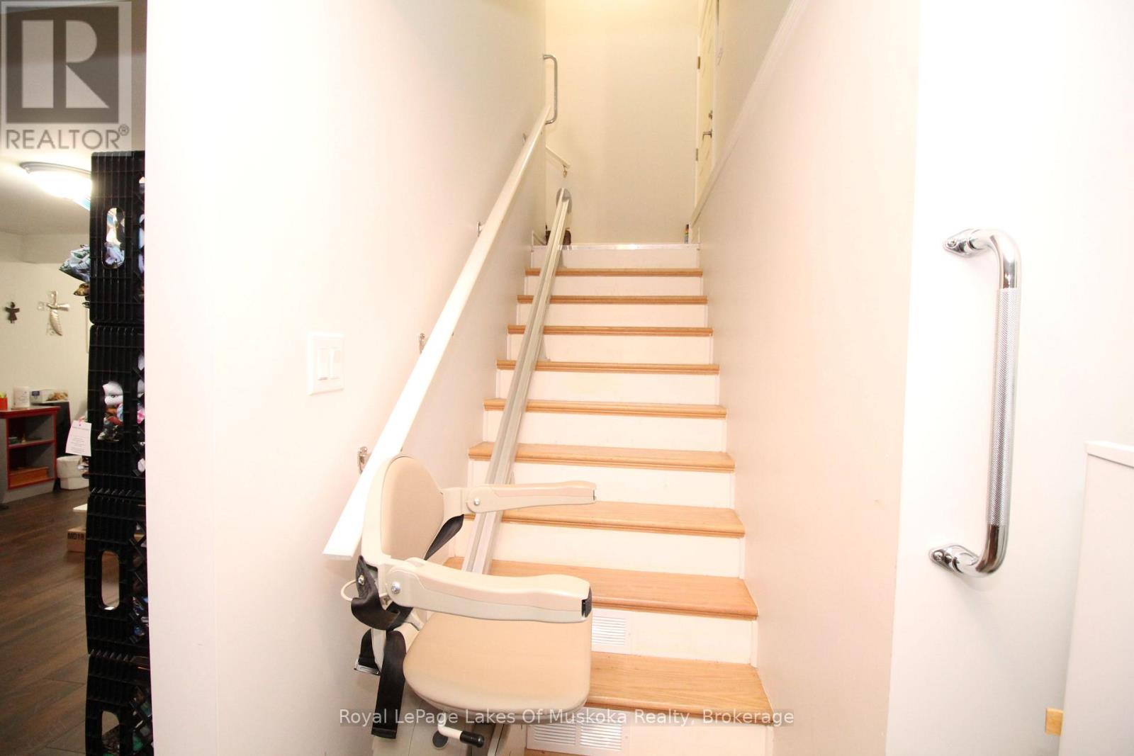 142 Pineridge Gate, Gravenhurst, Ontario  P1P 1Z1 - Photo 16 - X12544120