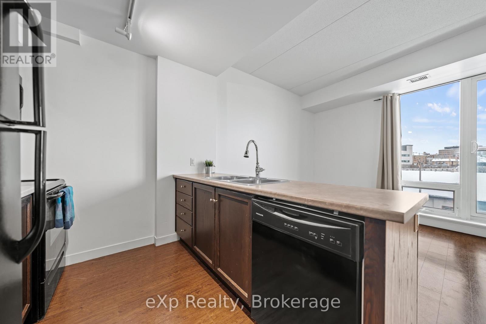 312 - 5 Gordon Street, Guelph, Ontario  N1H 4G8 - Photo 13 - X12544122