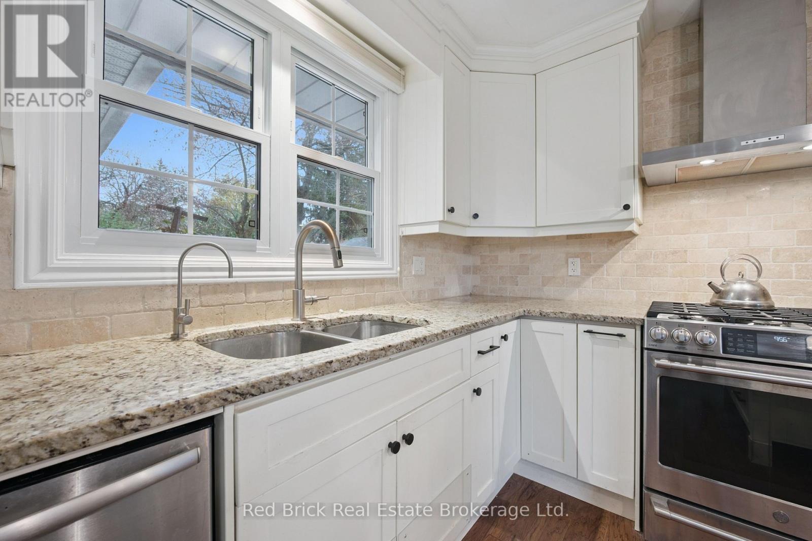 54 Sherwood Drive W, Guelph, Ontario  N1E 1R6 - Photo 18 - X12544162