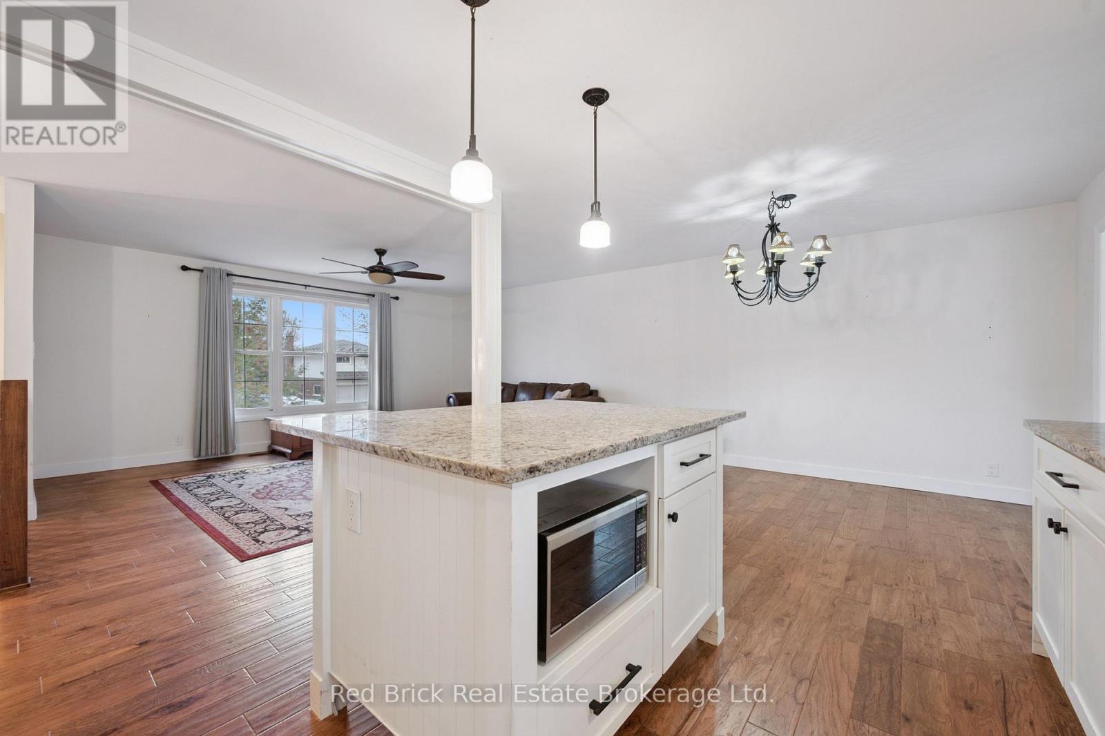 54 Sherwood Drive W, Guelph, Ontario  N1E 1R6 - Photo 19 - X12544162