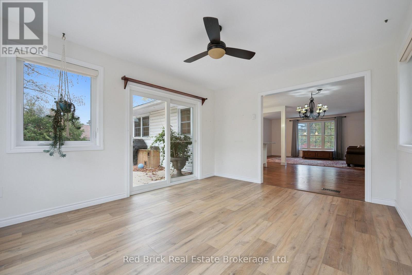 54 Sherwood Drive W, Guelph, Ontario  N1E 1R6 - Photo 21 - X12544162