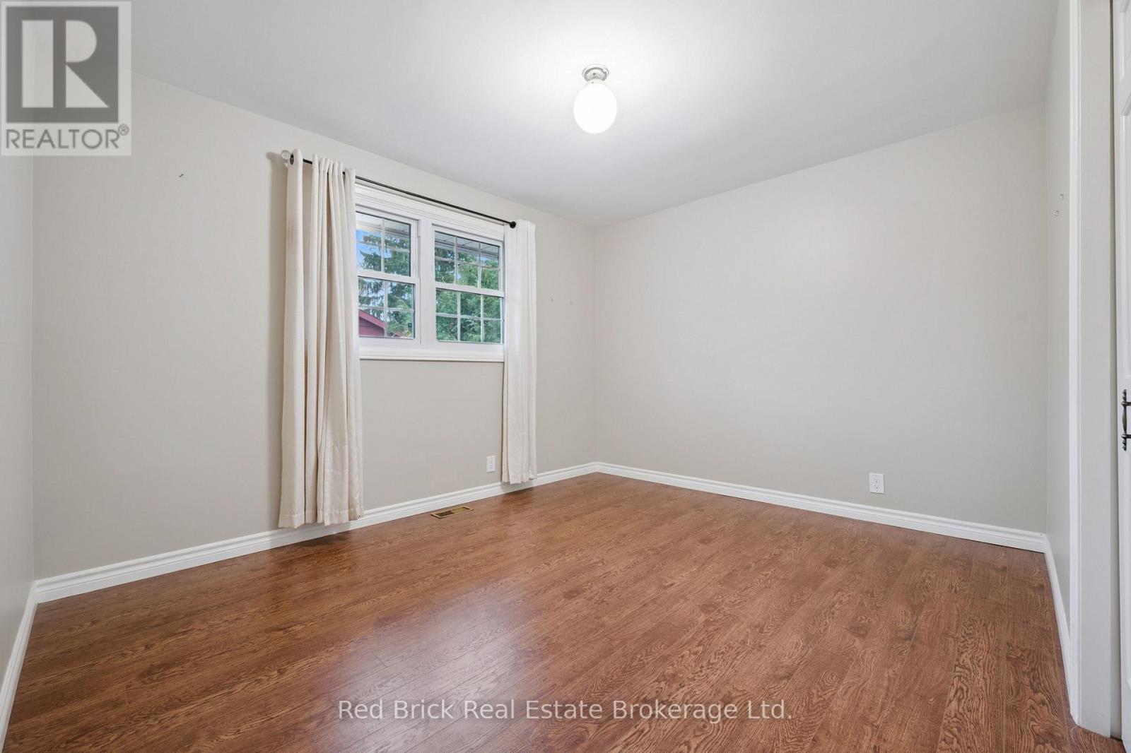 54 Sherwood Drive W, Guelph, Ontario  N1E 1R6 - Photo 24 - X12544162