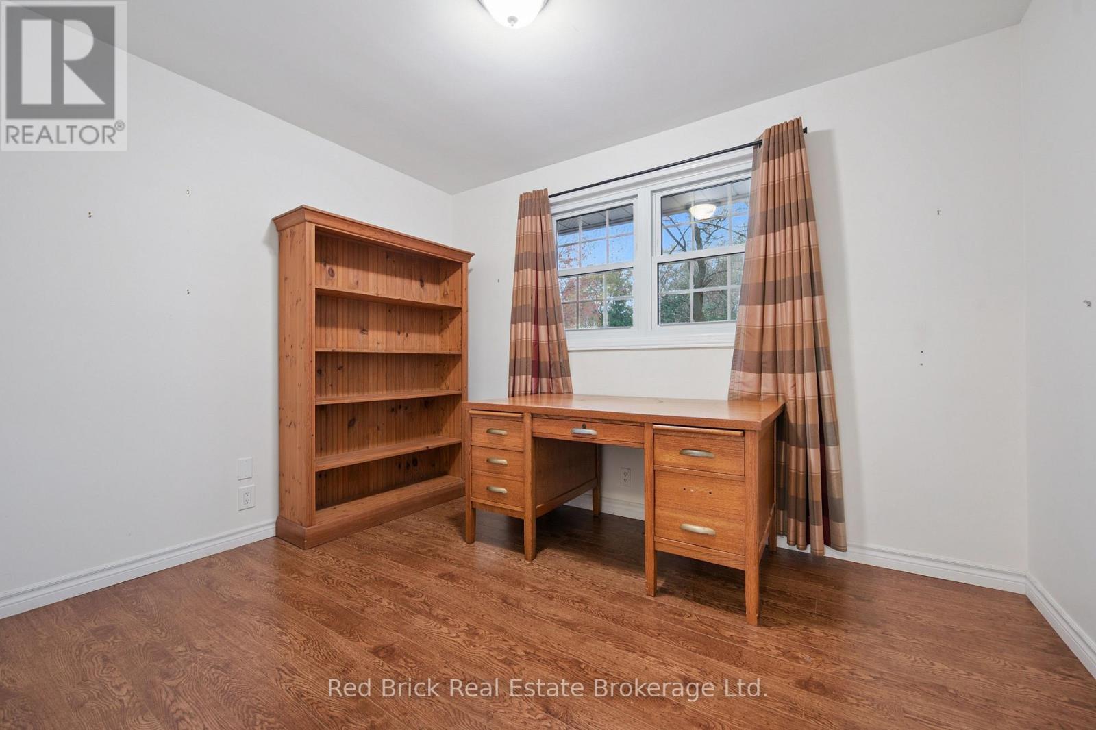 54 Sherwood Drive W, Guelph, Ontario  N1E 1R6 - Photo 26 - X12544162