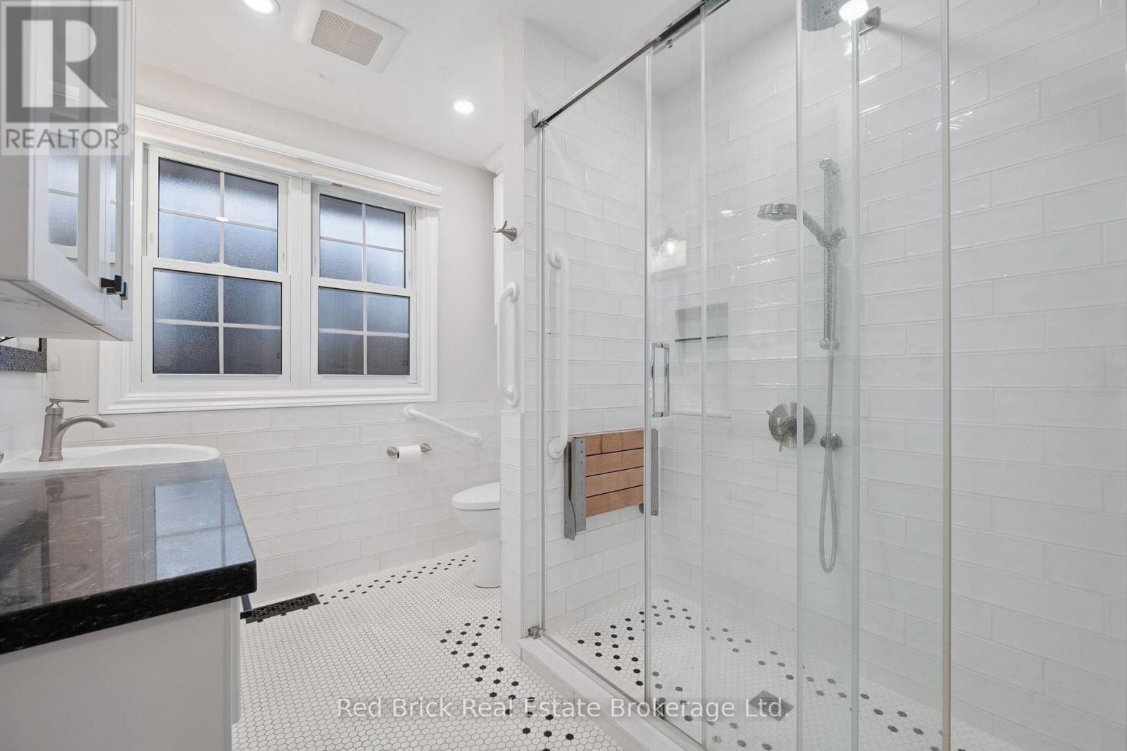 54 Sherwood Drive W, Guelph, Ontario  N1E 1R6 - Photo 28 - X12544162