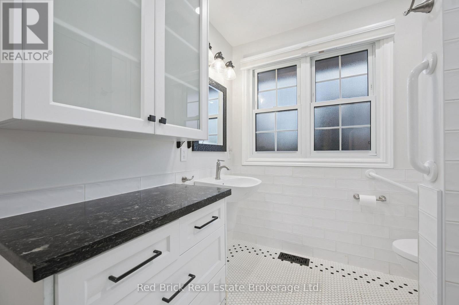 54 Sherwood Drive W, Guelph, Ontario  N1E 1R6 - Photo 29 - X12544162