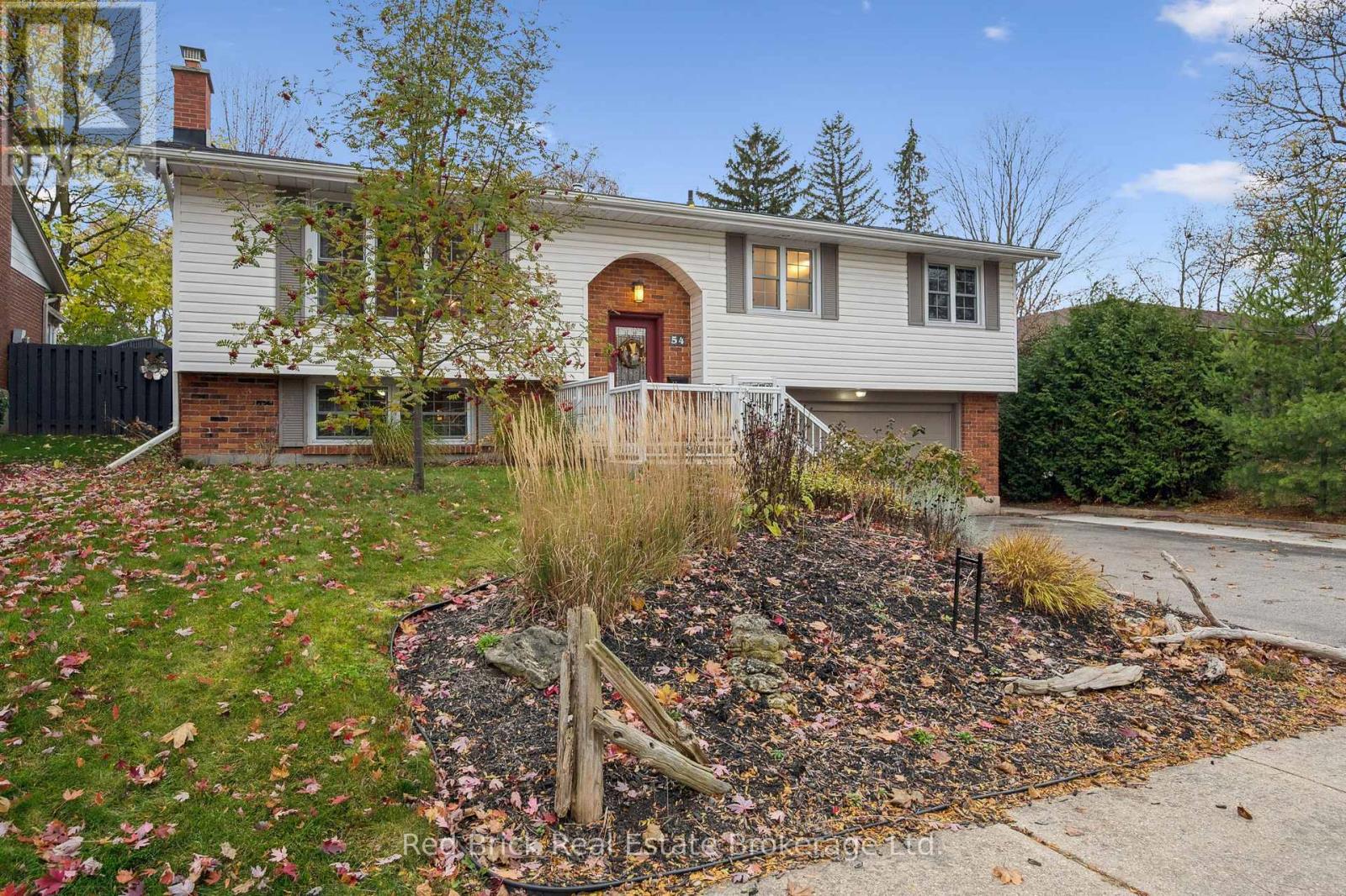 54 Sherwood Drive W, Guelph, Ontario  N1E 1R6 - Photo 3 - X12544162