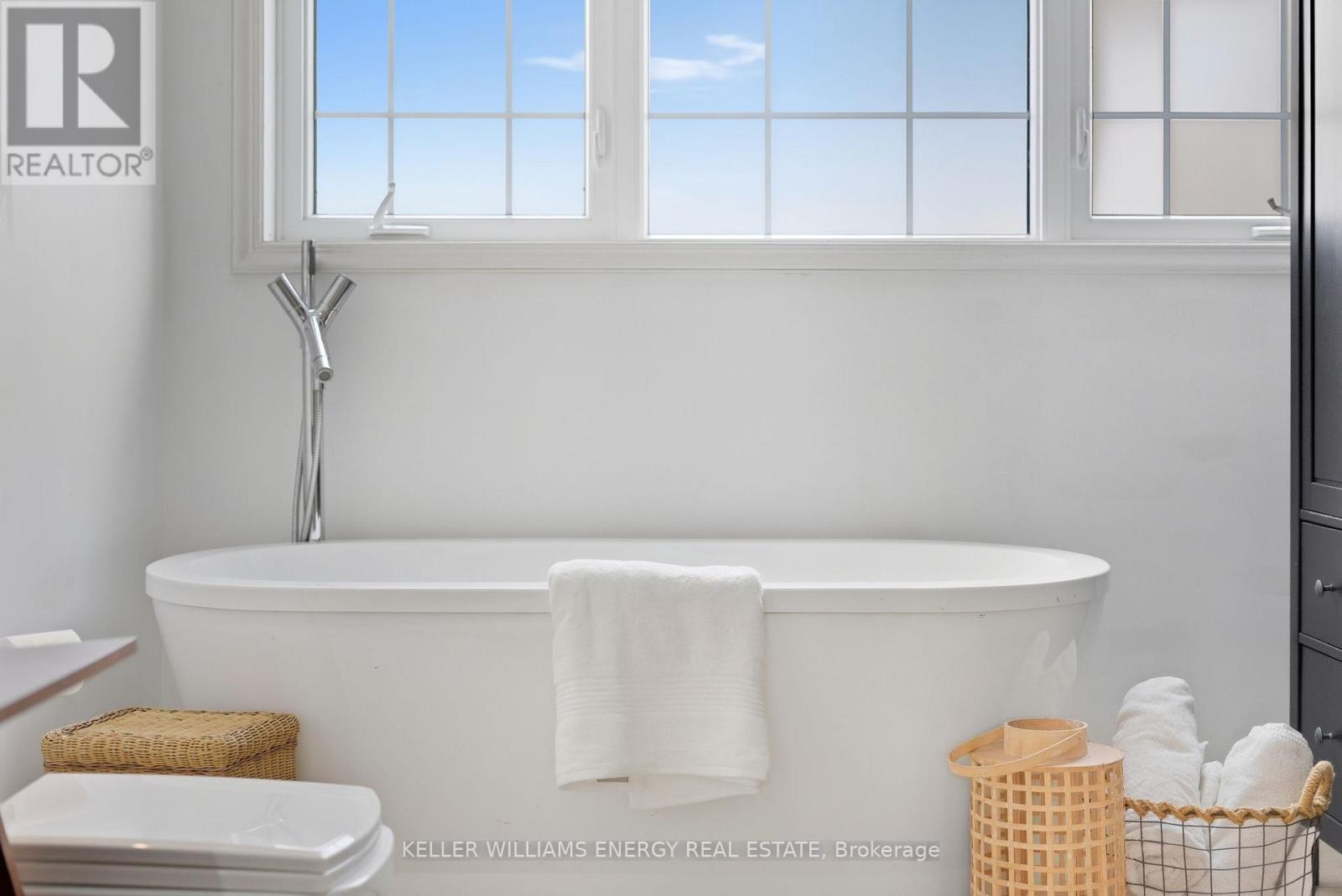 7 Peninsula Drive, Kawartha Lakes, Ontario  K9J 6X3 - Photo 25 - X12542164