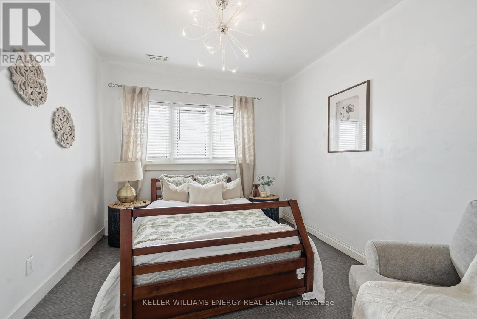 7 Peninsula Drive, Kawartha Lakes, Ontario  K9J 6X3 - Photo 33 - X12542164