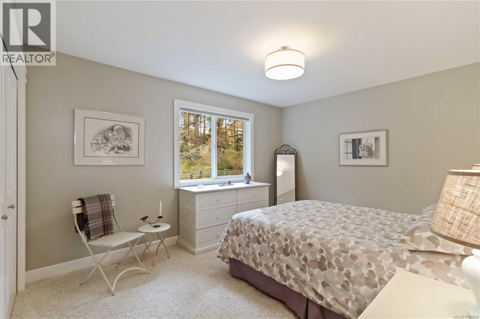 805 Rogers Way, Saanich, British Columbia  V8X 5L1 - Photo 30 - 1020404