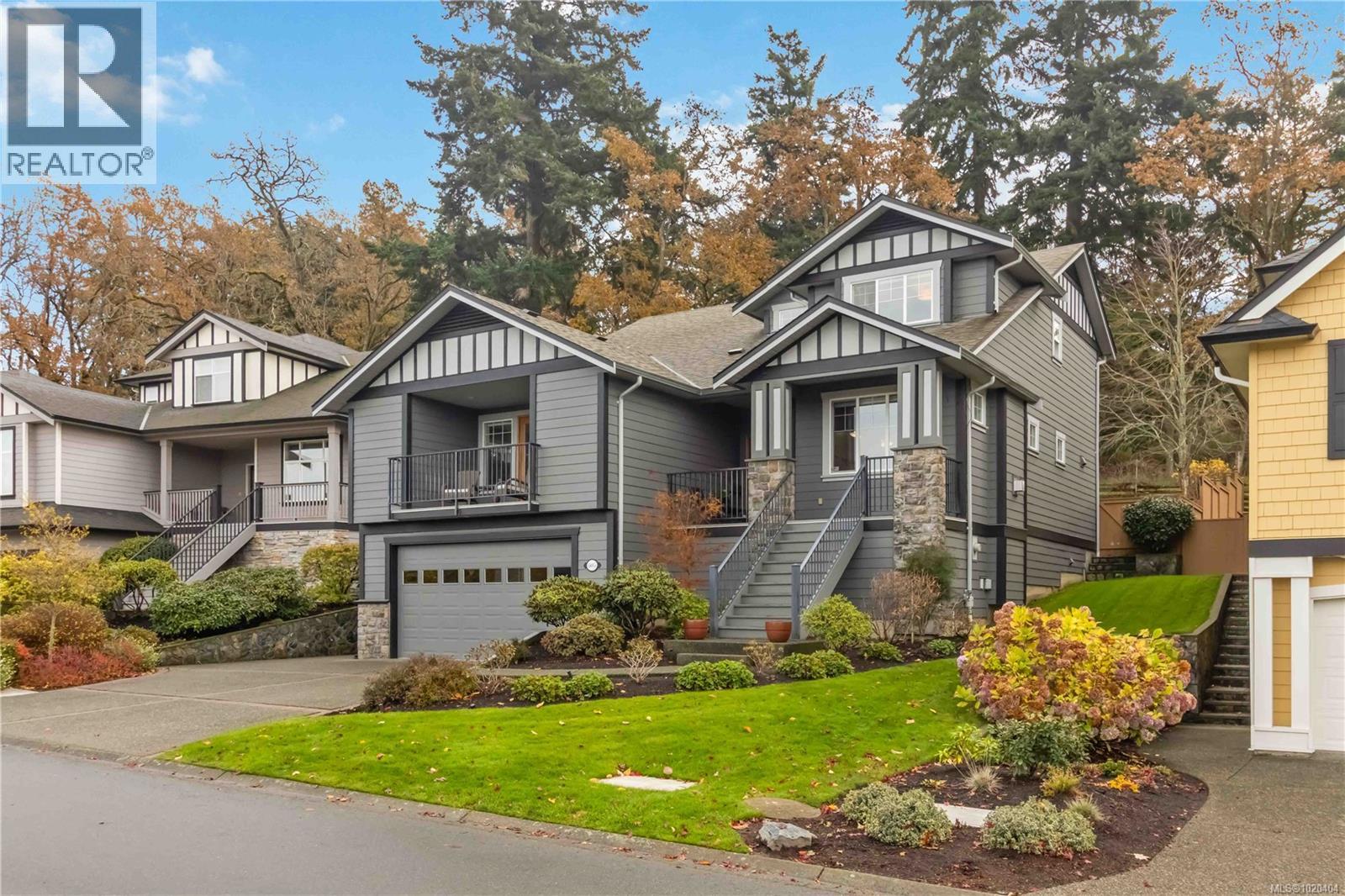 805 Rogers Way, Saanich, British Columbia  V8X 5L1 - Photo 42 - 1020404