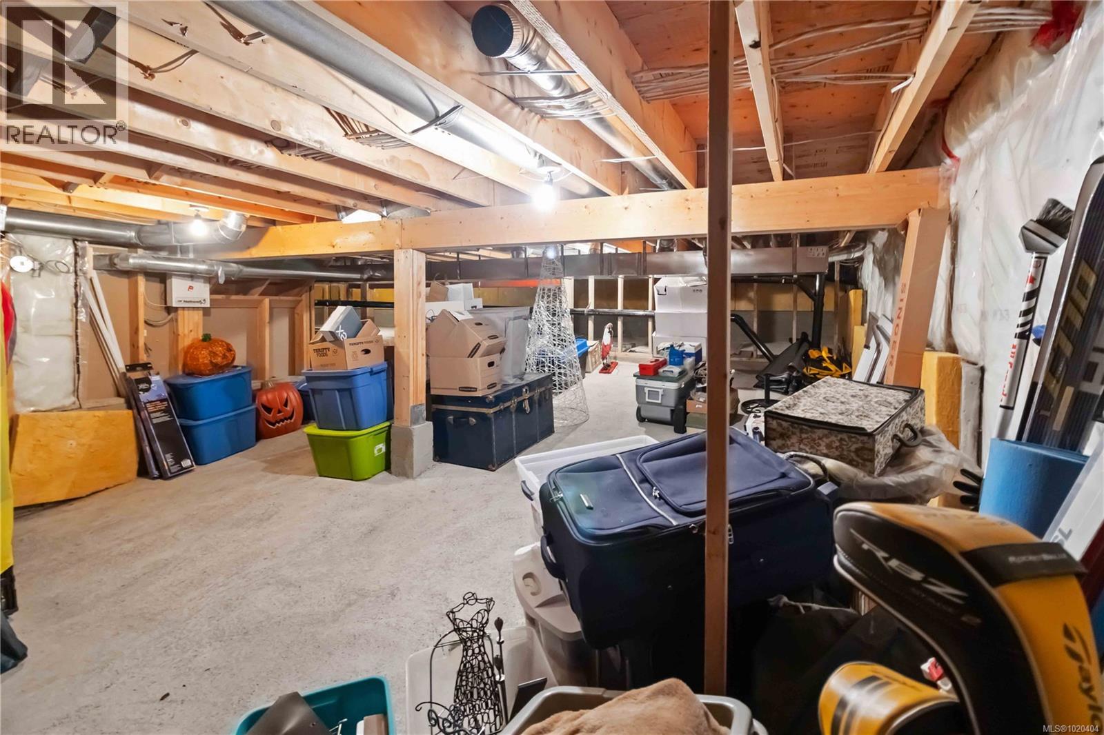 805 Rogers Way, Saanich, British Columbia  V8X 5L1 - Photo 47 - 1020404