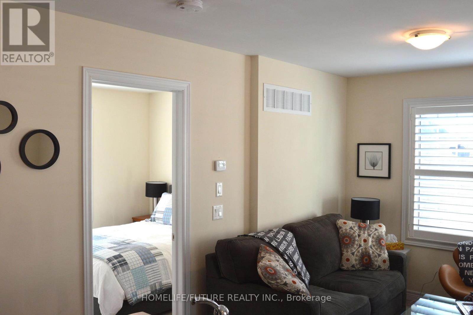 2812 Donald Cousens Parkway, Markham, Ontario  L6B 1H2 - Photo 3 - N12538348