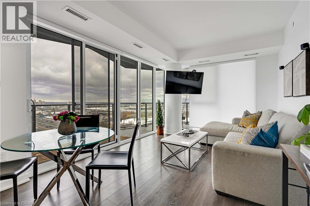 36 Zorra Street, Toronto, Ontario  M8Z 4Z7 - Photo 7 - 40788235