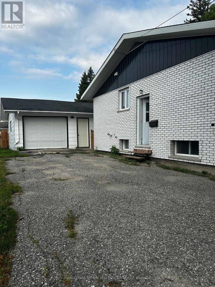 14 Niagara Street W, Kapuskasing, Ontario  P5N 2B8 - Photo 2 - T12340074