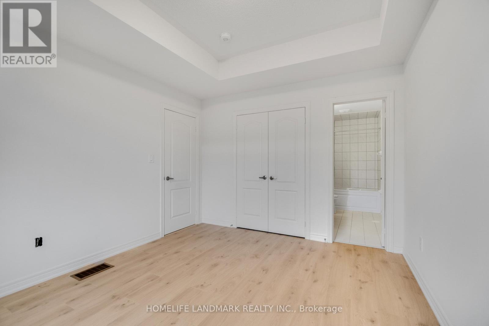 3210 Sixth Line, Oakville, Ontario  L6M 5T2 - Photo 5 - W12501106