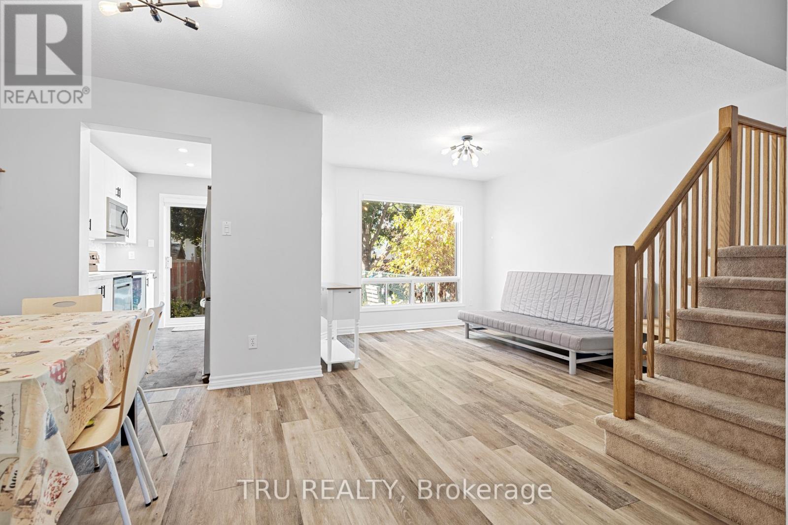 244 Stoneway Drive, Ottawa, Ontario  K2G 6A8 - Photo 7 - X12500422