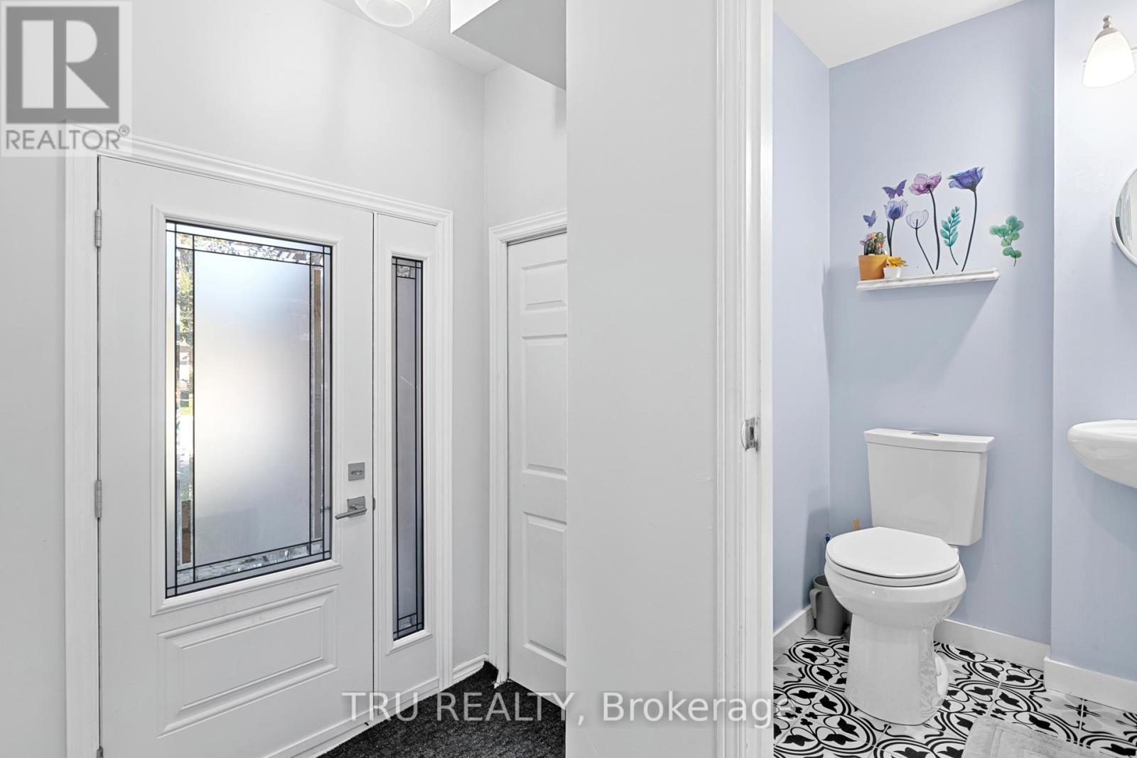 244 Stoneway Drive, Ottawa, Ontario  K2G 6A8 - Photo 5 - X12500422