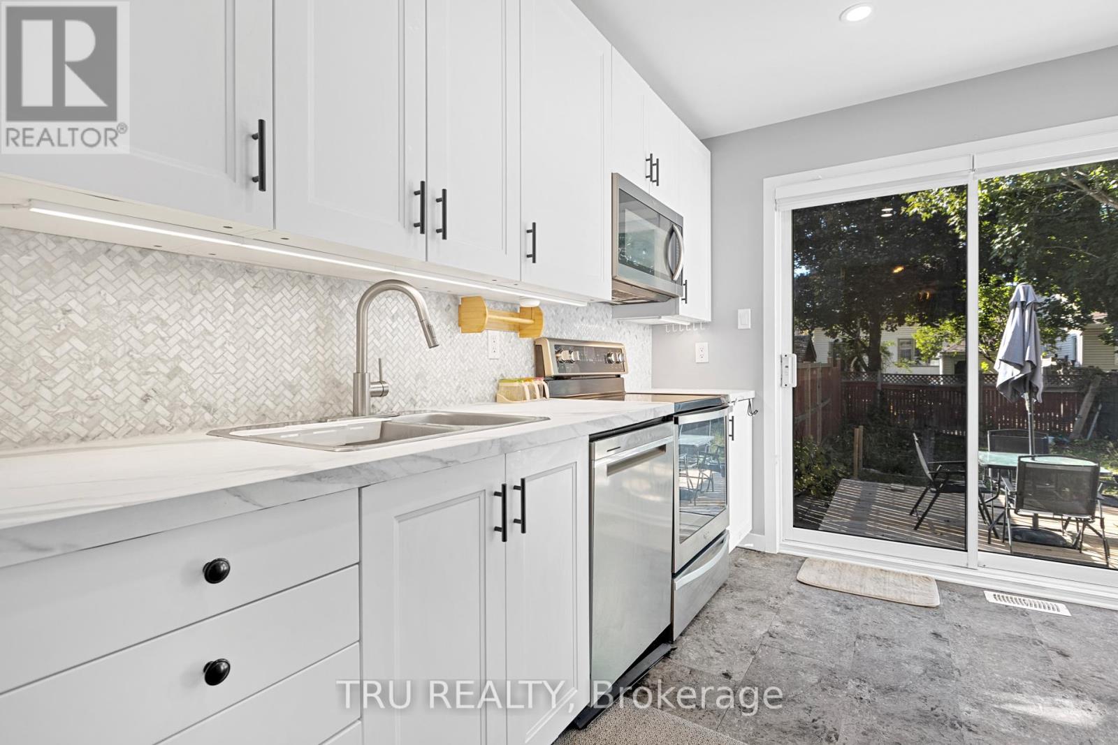 244 Stoneway Drive, Ottawa, Ontario  K2G 6A8 - Photo 9 - X12500422