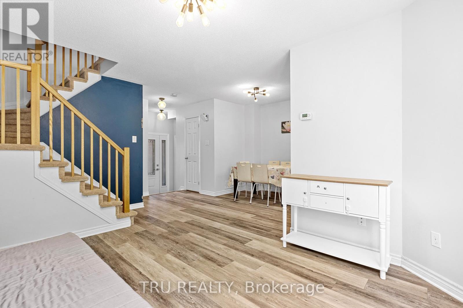 244 Stoneway Drive, Ottawa, Ontario  K2G 6A8 - Photo 6 - X12500422