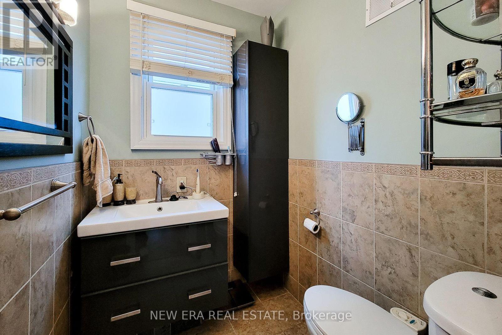 38 Haig Street, St. Catharines, Ontario L2R 2K8 - Photo 20 - X12538640