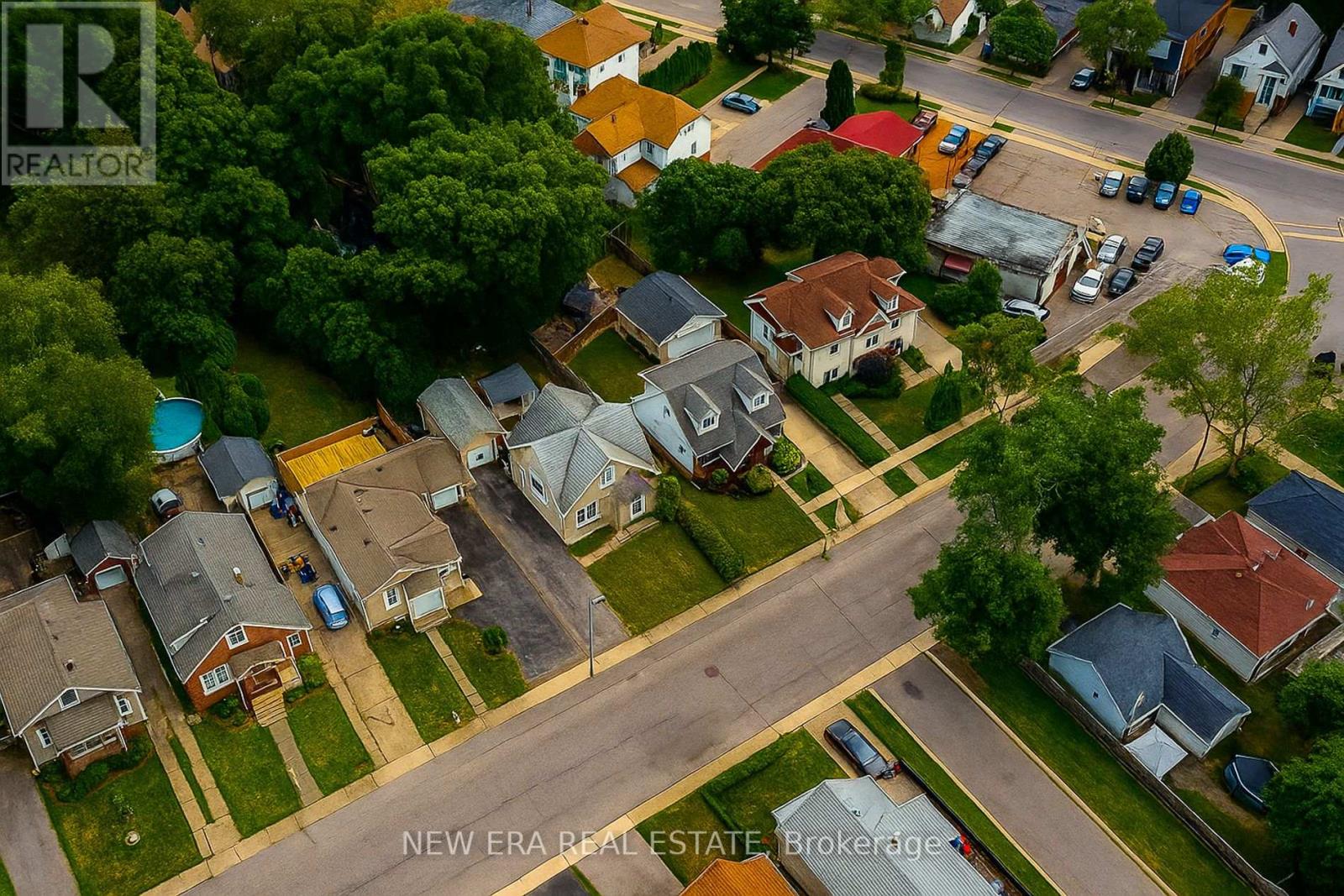 38 Haig Street, St. Catharines, Ontario L2R 2K8 - Photo 4 - X12538640