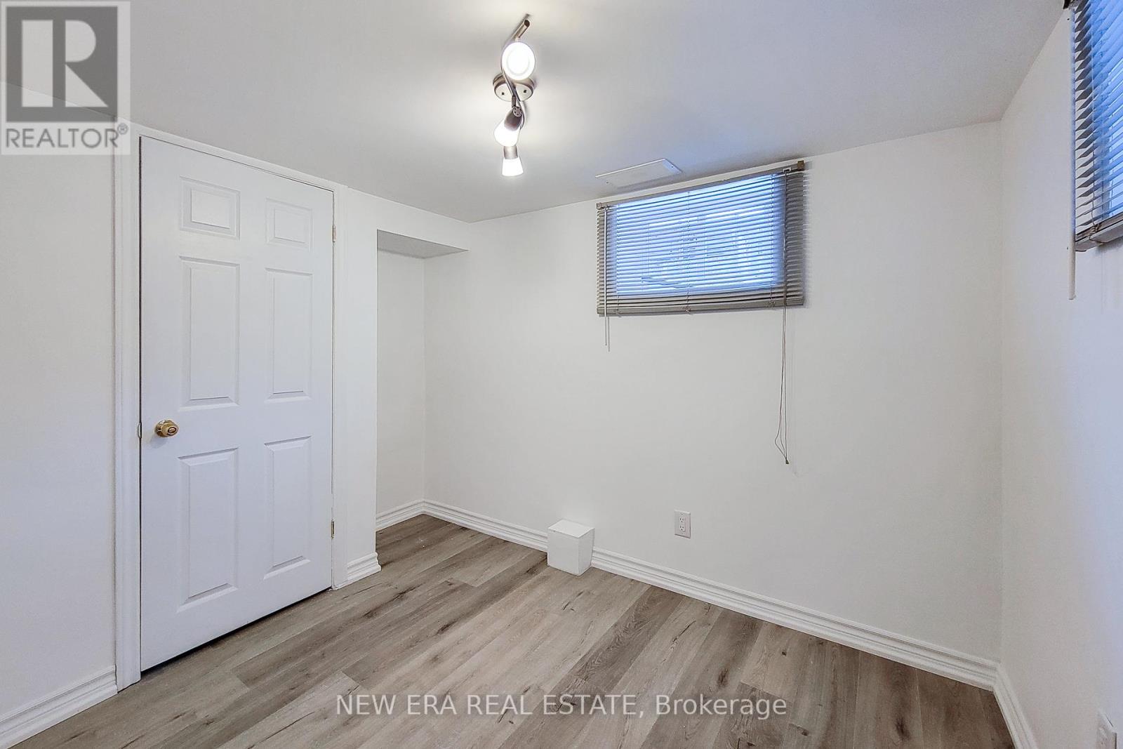 38 Haig Street, St. Catharines, Ontario L2R 2K8 - Photo 34 - X12538640