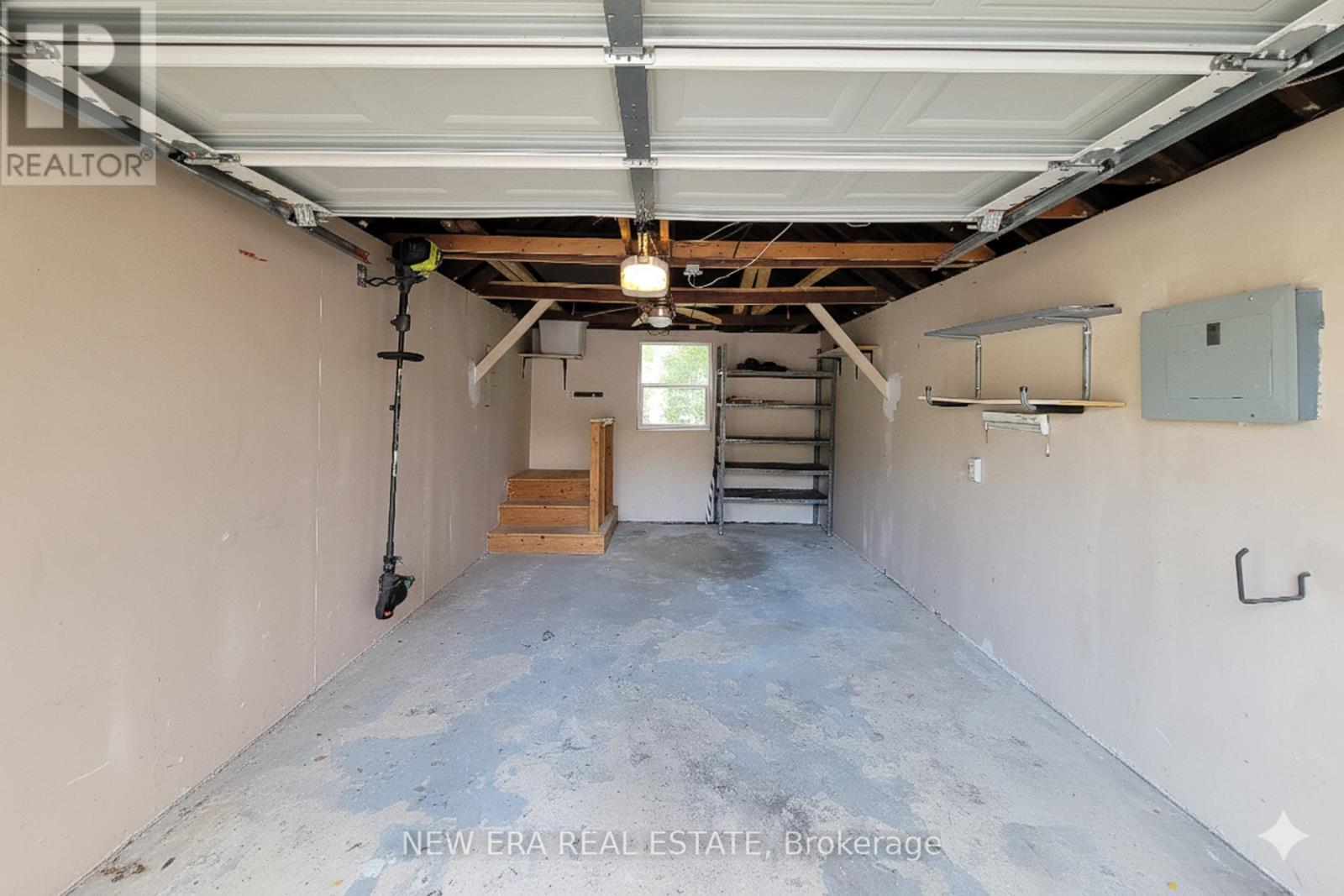 38 Haig Street, St. Catharines, Ontario L2R 2K8 - Photo 9 - X12538640