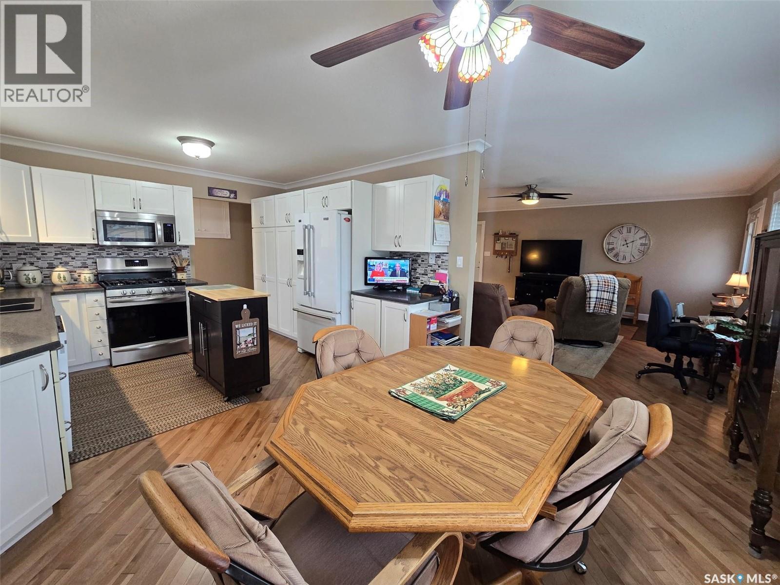 718 Stella Street, Grenfell, Saskatchewan  S0G 2B0 - Photo 14 - SK021349