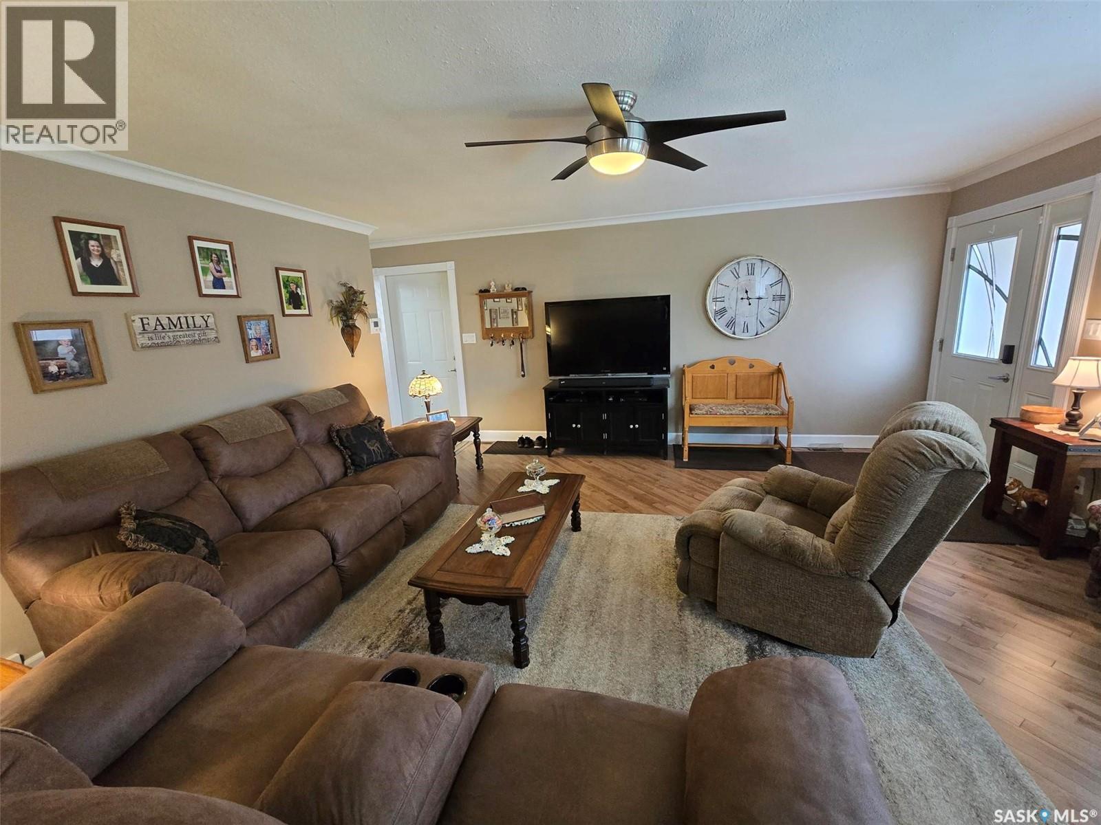 718 Stella Street, Grenfell, Saskatchewan  S0G 2B0 - Photo 8 - SK021349