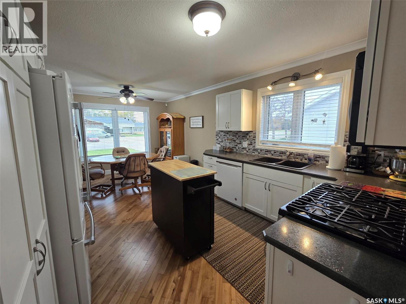 718 Stella Street, Grenfell, Saskatchewan  S0G 2B0 - Photo 12 - SK021349