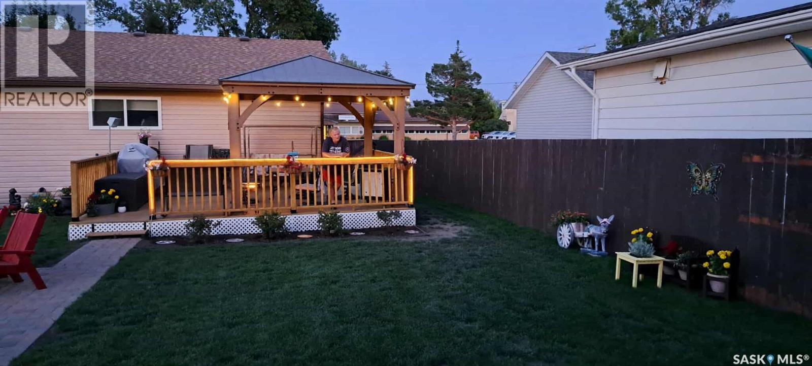 718 Stella Street, Grenfell, Saskatchewan  S0G 2B0 - Photo 3 - SK021349