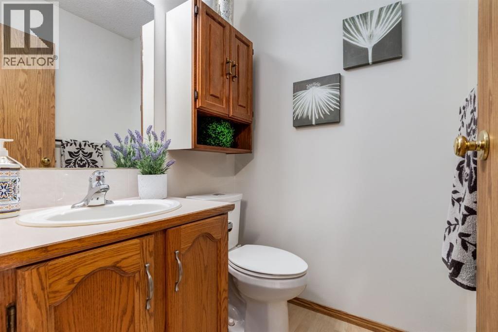 12 Millrise Green Sw, Calgary, Alberta  T2Y 3E8 - Photo 17 - A2267630