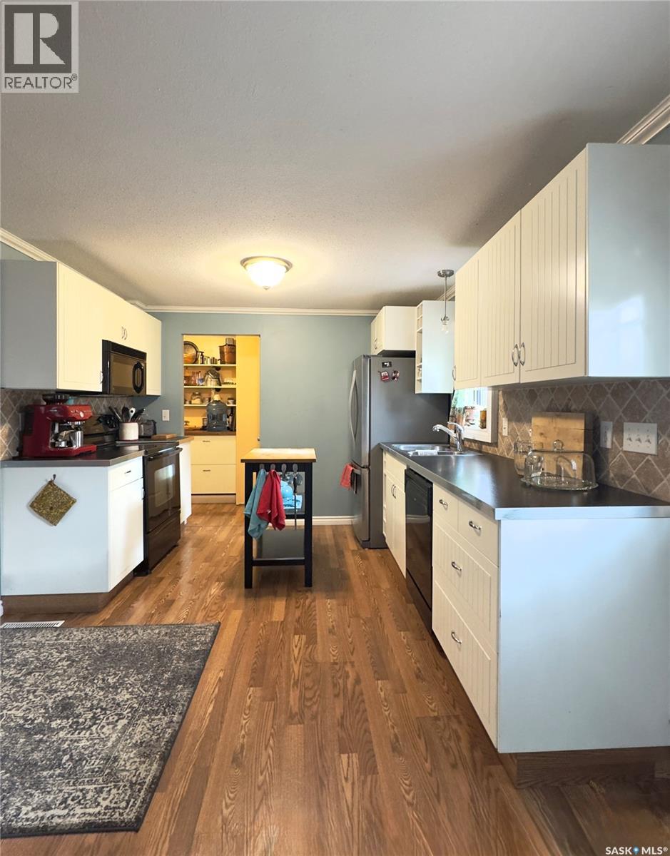 109 1st Street S, Waldheim, Saskatchewan  S0K 4R0 - Photo 2 - SK024012