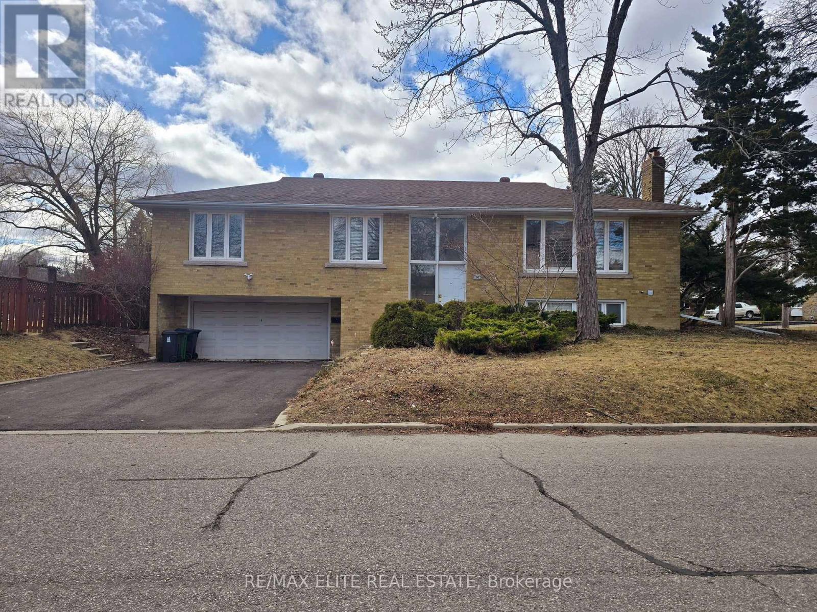 UPPER - 38 AMBROSE ROAD, Toronto, Ontario