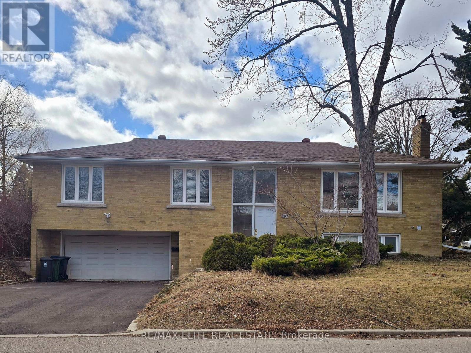 Upper - 38 Ambrose Road, Toronto, Ontario  M2K 2W9 - Photo 2 - C12544106