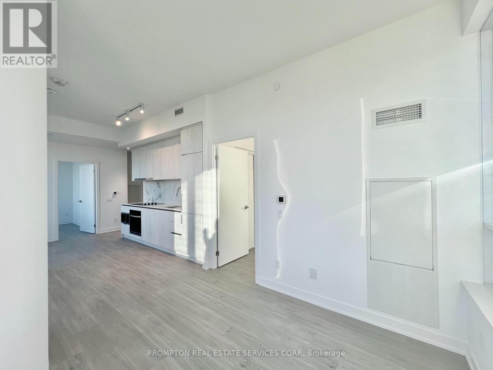 5215 - 8 Wellesley Street W, Toronto, Ontario  M4Y 0J5 - Photo 12 - C12544148