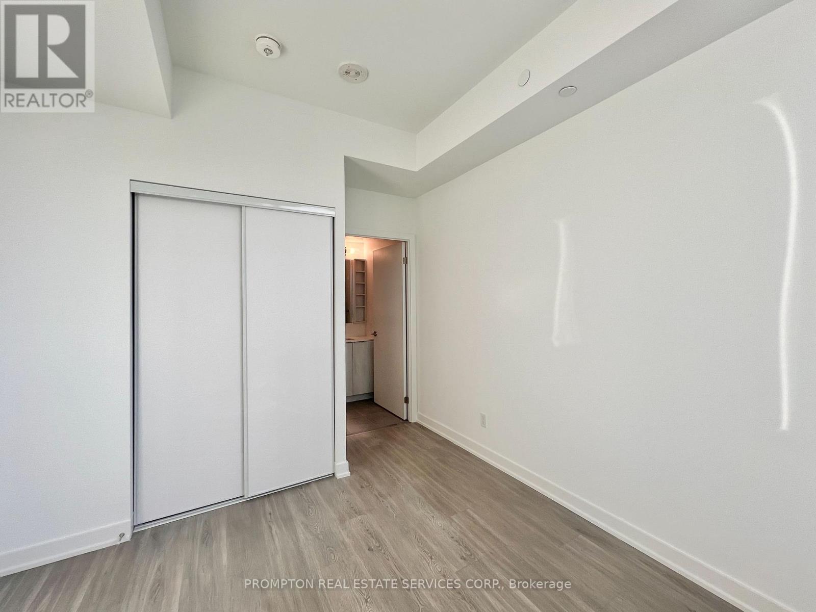 5215 - 8 Wellesley Street W, Toronto, Ontario  M4Y 0J5 - Photo 15 - C12544148