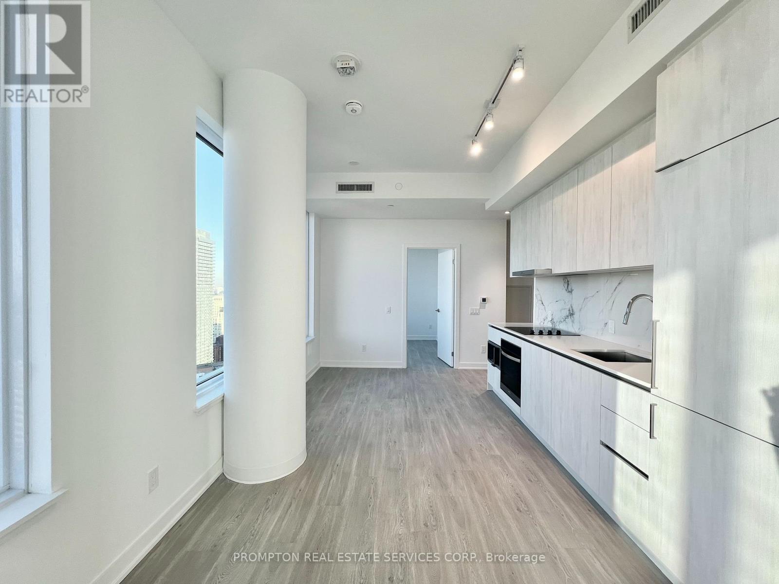 5215 - 8 Wellesley Street W, Toronto, Ontario  M4Y 0J5 - Photo 18 - C12544148