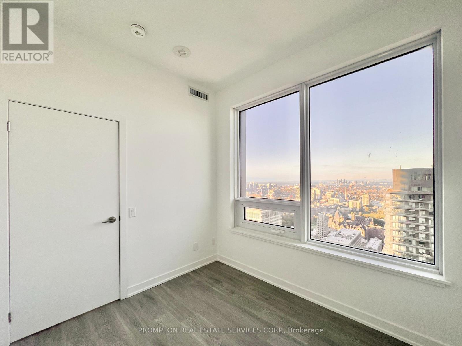 5215 - 8 Wellesley Street W, Toronto, Ontario  M4Y 0J5 - Photo 21 - C12544148